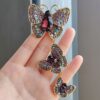 Strass driedelige vlinder broche roos